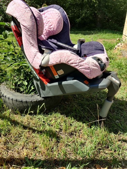 Автокрісло в гарному стані, нічого не зламано все працює. Britax Romer