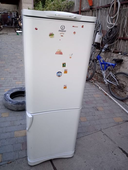 Продам холодильник му стані.