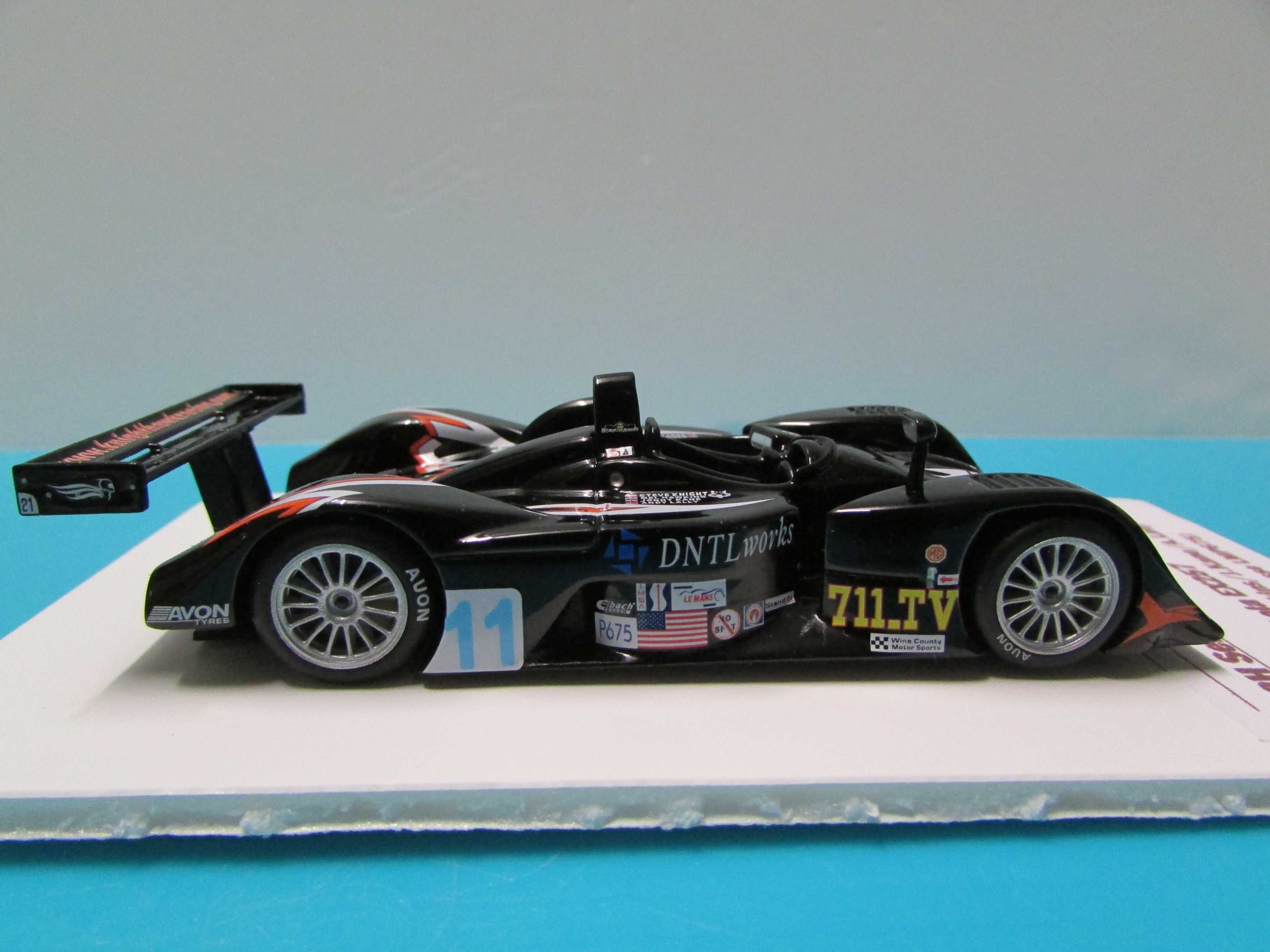 MG Lola EX257 #11 - 12h Sebring 2002 - Spark escala 1/43