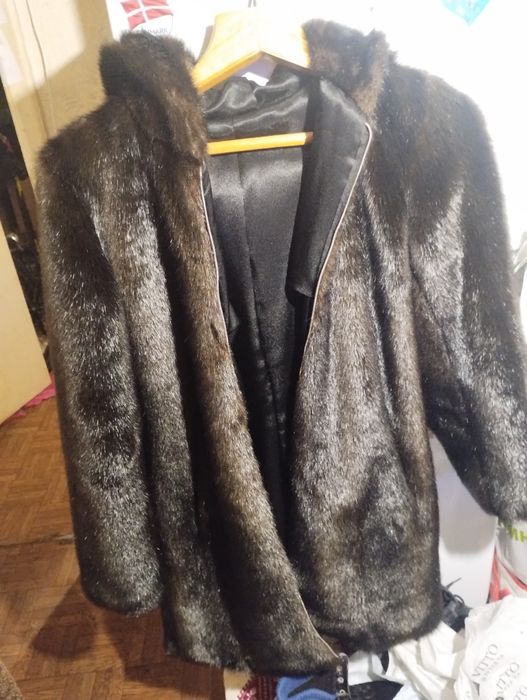 Продам шубу (иск. норка)
