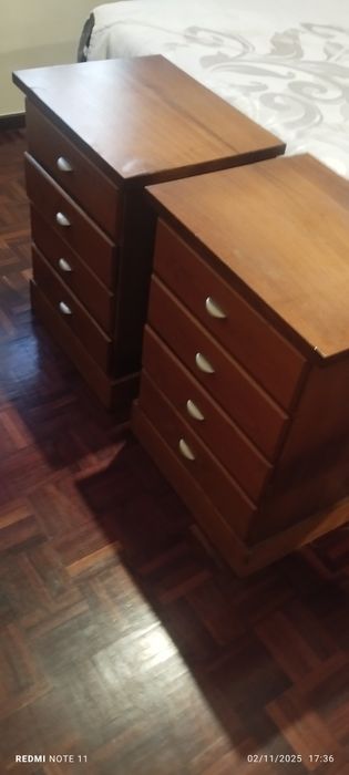 Mesa cabeceira Madeira maciça em Pinho