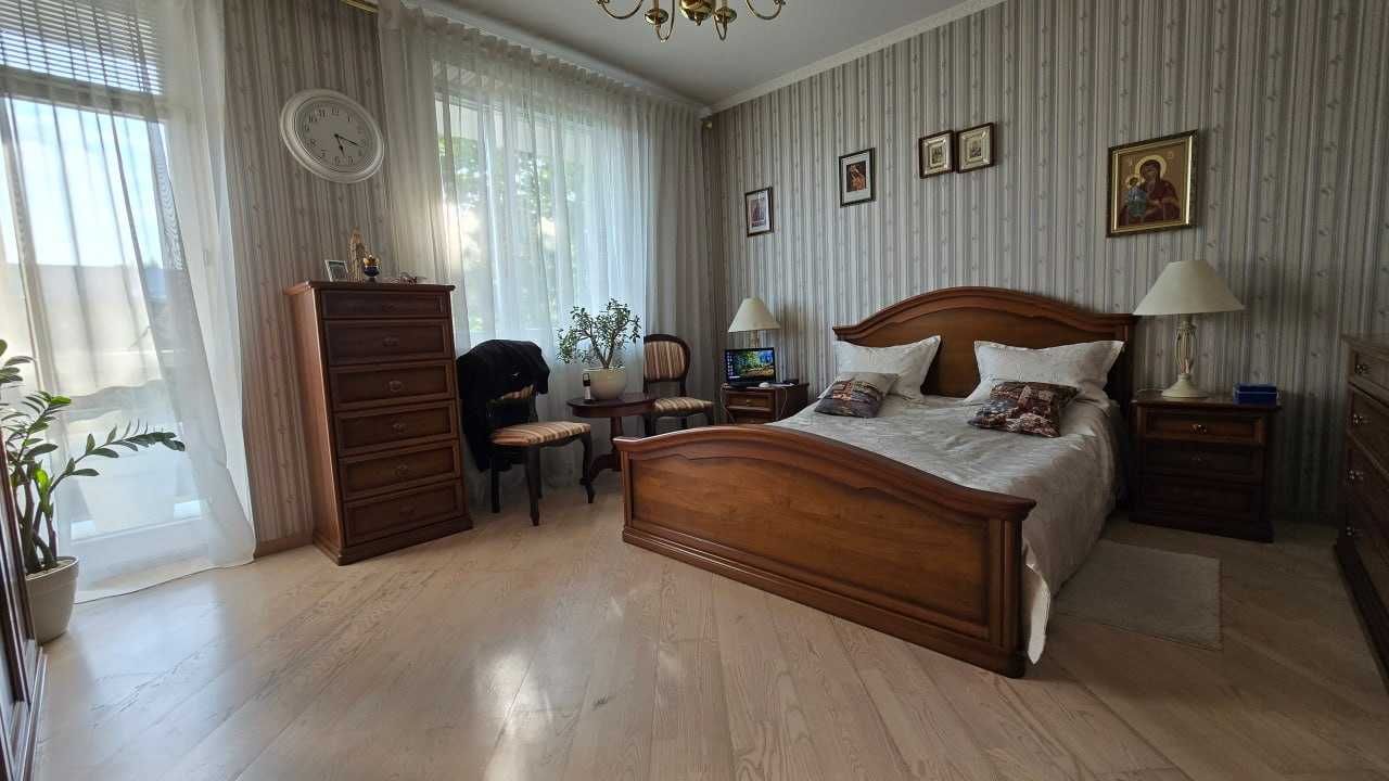 Продаж дворівневої квартири на вул. Конотопській, р-н Коновальця