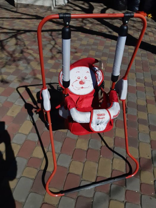 Гойдалка для найменших