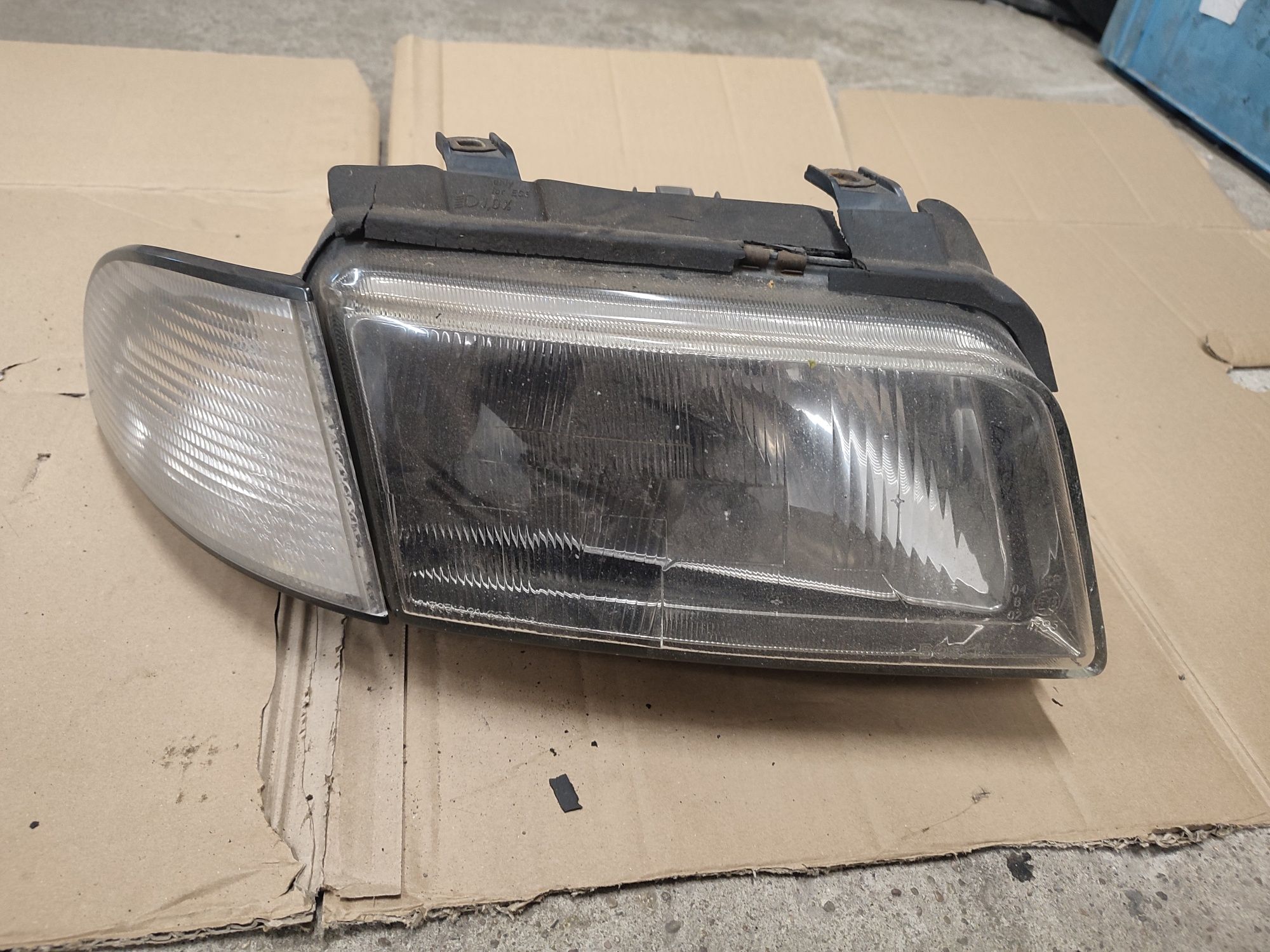 Lampa prawa przód przednia audi a4 b5 Bosh