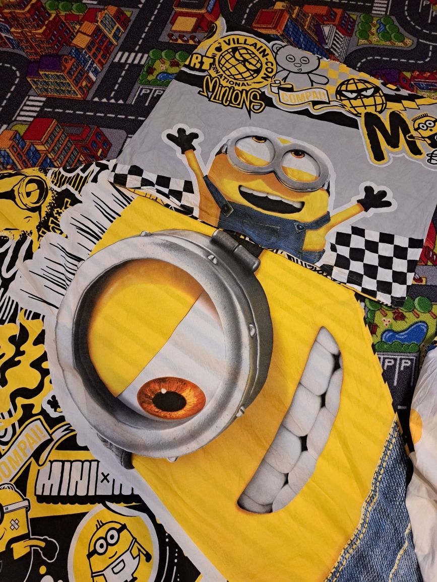 Komplet pościeli bawełna Minionki 140x200 prześcieradło z gumką 90x200