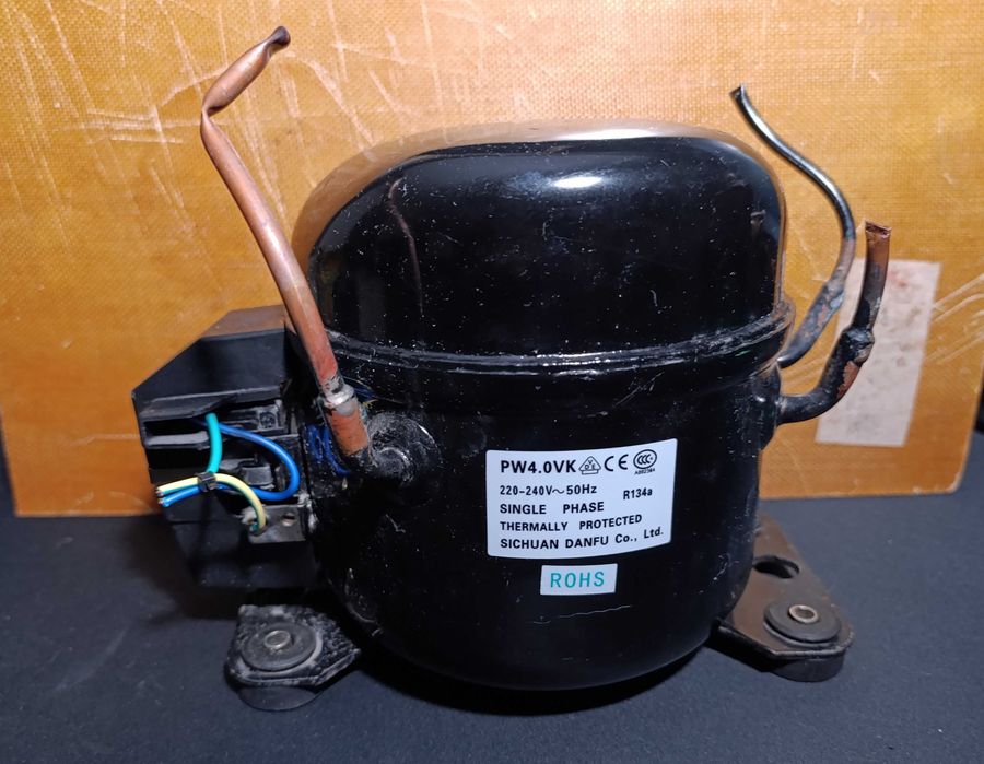 Компресор для холодильника та морозилки Sichuan Danfu PW4.0VK R134a