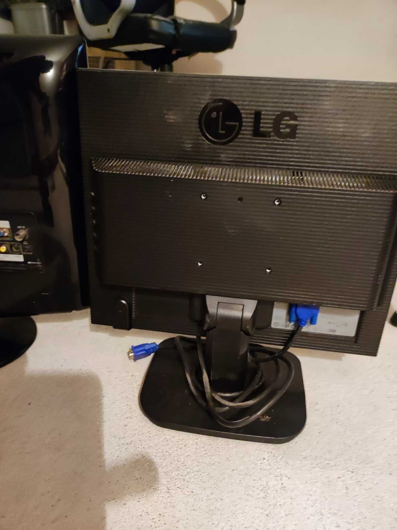 Monitores LCD de 15'' e 17''