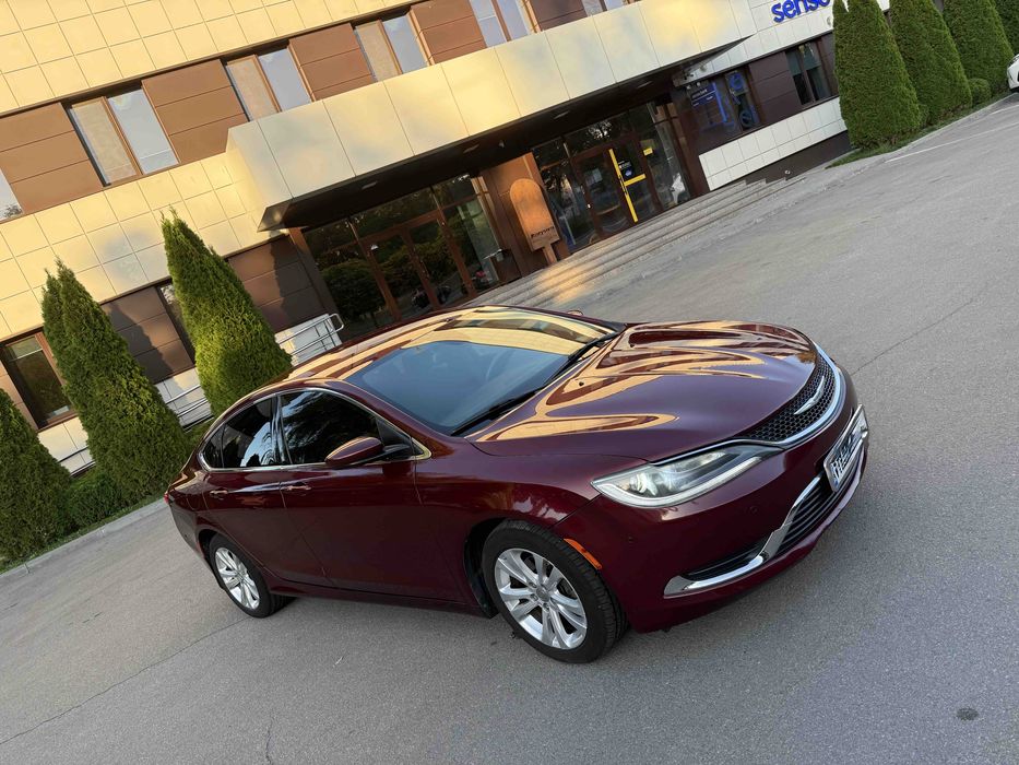Продається Chrysler 200 2015 року 2,4 бензин