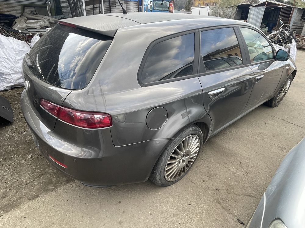 Na części Alfa Romeo 159 SW 1.9 JTD 939A2000 skrzynia 6B lakier 568/A