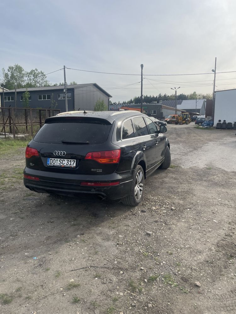 Sprzedam na części Audi Q7 99 213 km