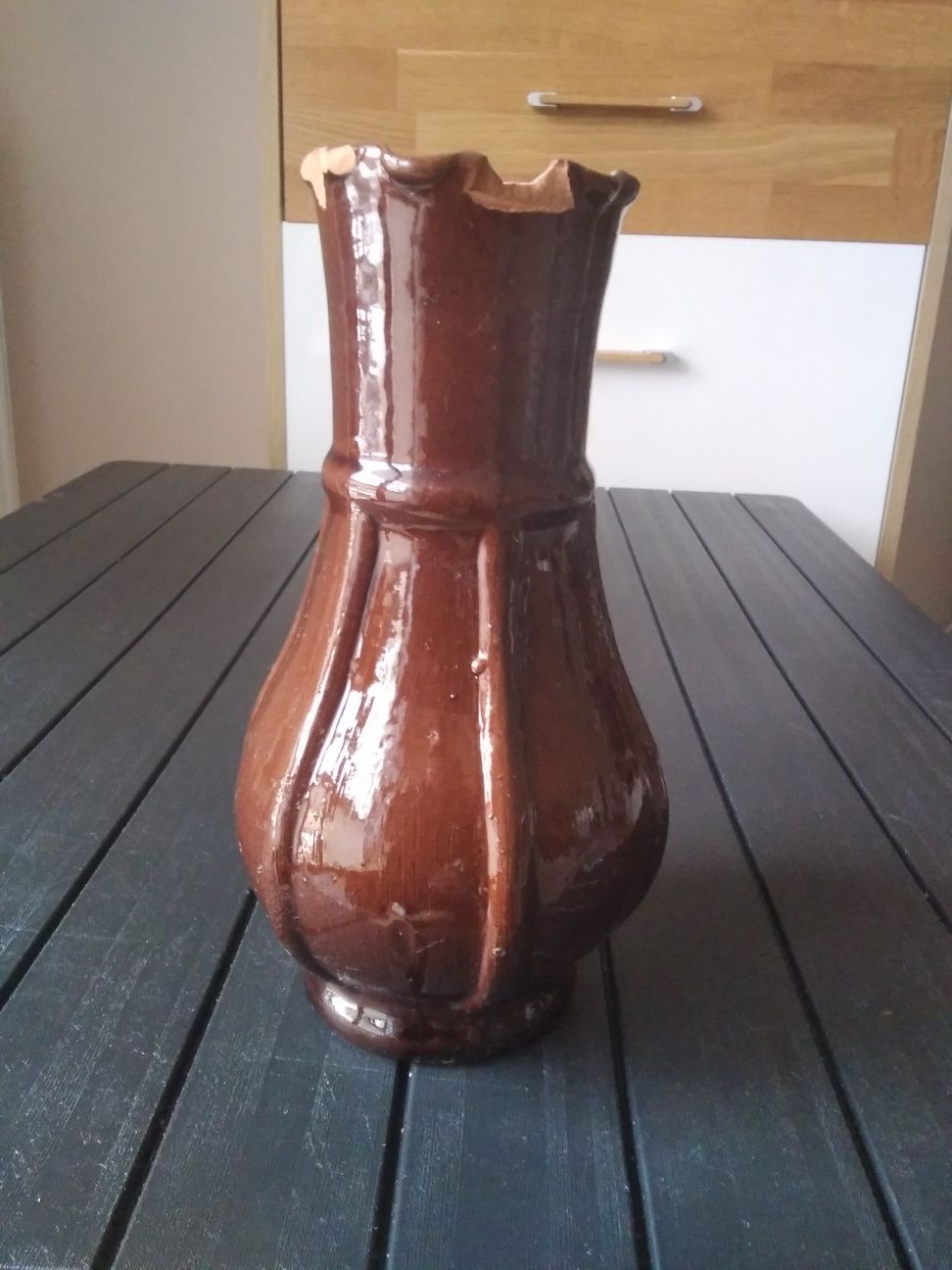 Wazon na kwiaty z motywem kwiatowym prl