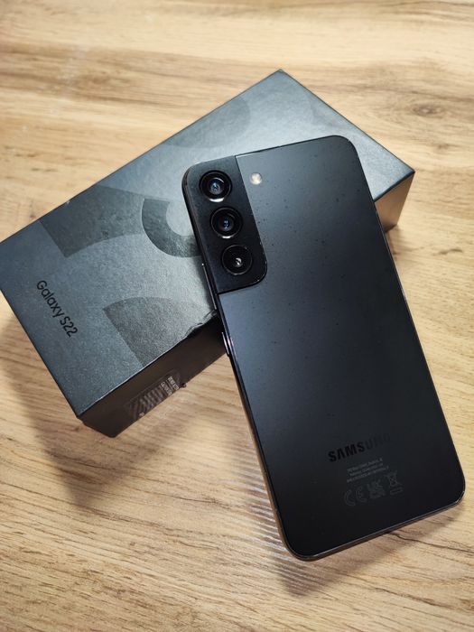Samsung Galaxy S22 8/128GB
Телефон в ідеальному стані, користувався