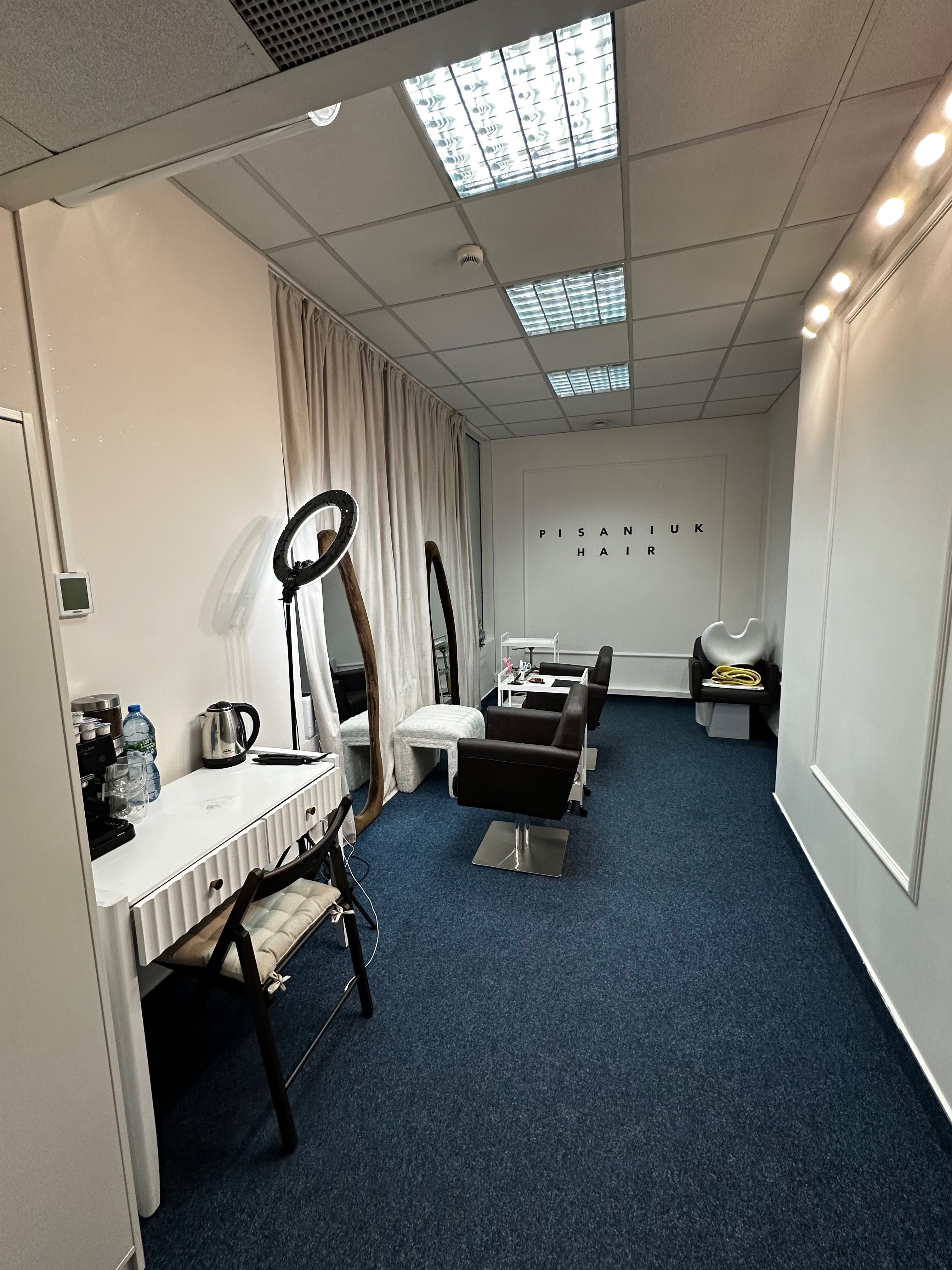 Wynajem miejsca dla makijażystki w małym studio w centrum Gdańska