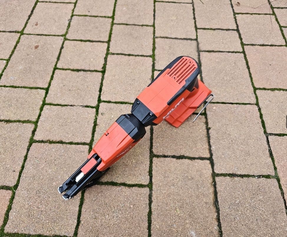HILTI SD 5000-A22 wkrętarka do płyt GK z magazynkiem