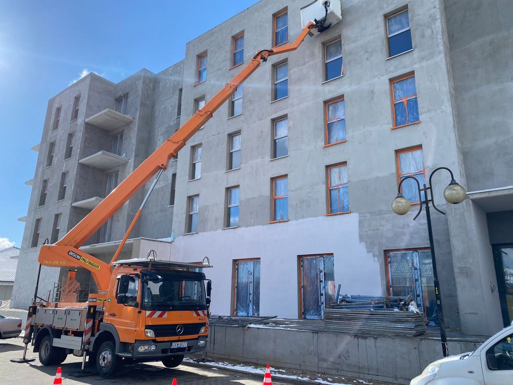 Podnośnik koszowy Zwyżka 28 m / 22m i 19 m. na gąsienicach