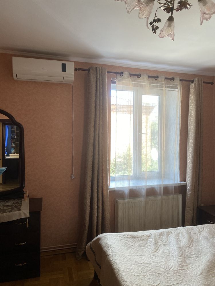 Продам частину будинку в центрі