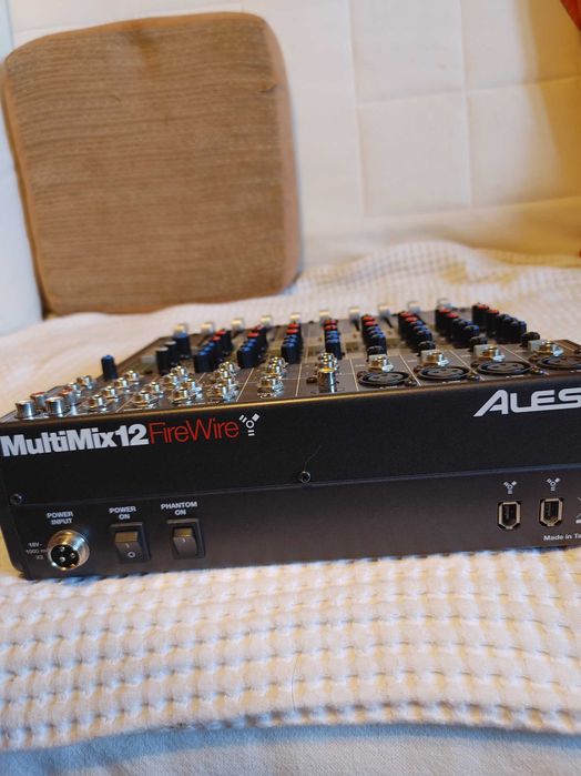 Alesis Multimix 12 Firewire (baixa de preço)