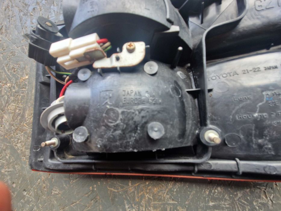 Lampa Lewy Tył Klapa Kombi TOYOTA CARINA E T19