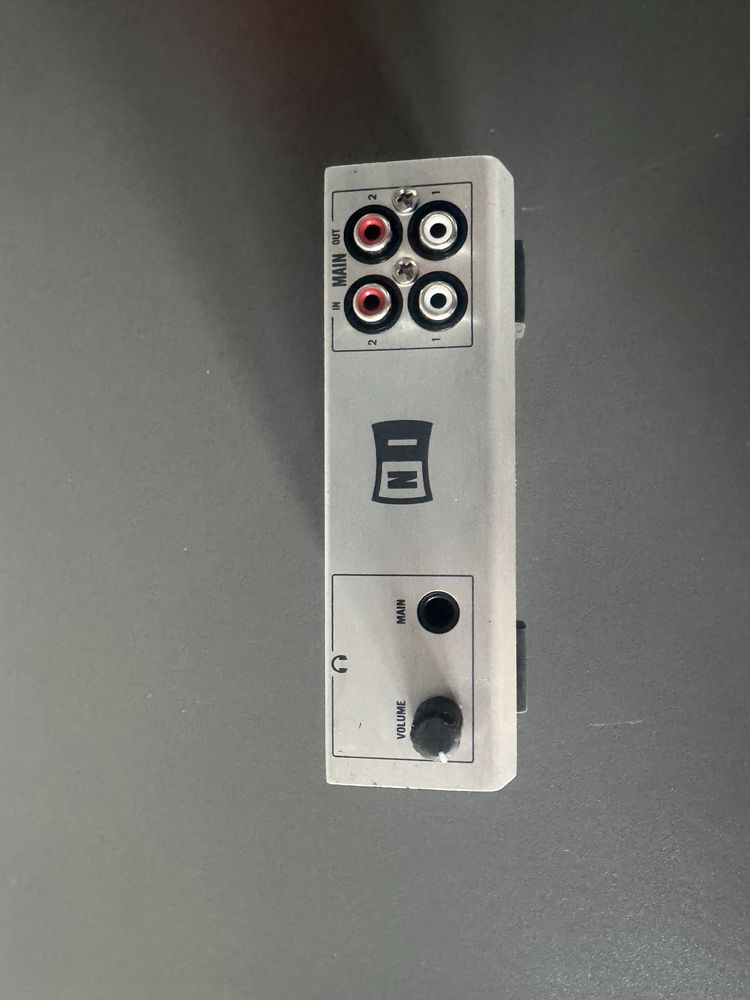 Native Instruments Traktor Scratch A6