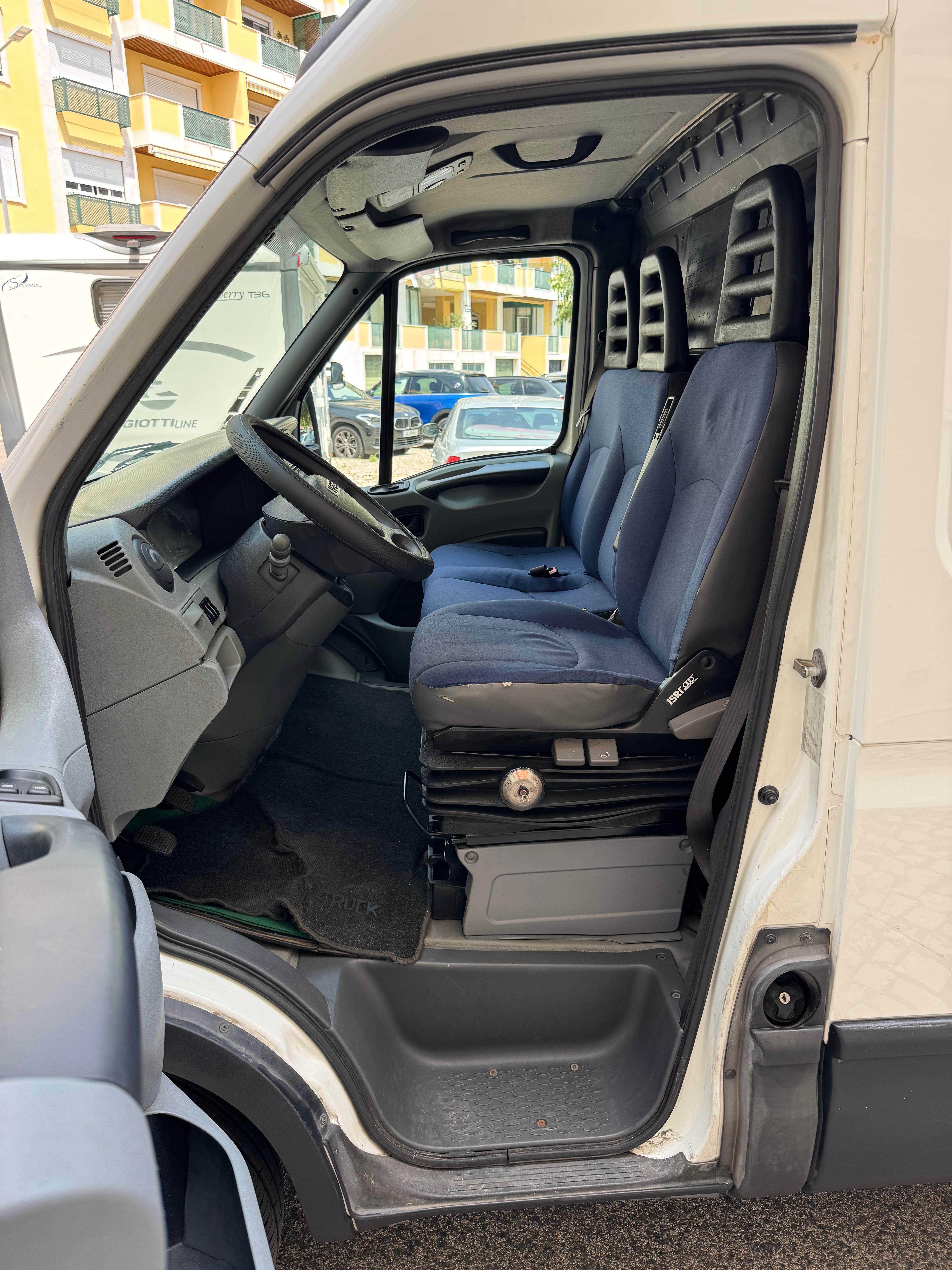 Iveco Daily 3.0 diesel 145 CV Nacional ( apenas 124.100 km )