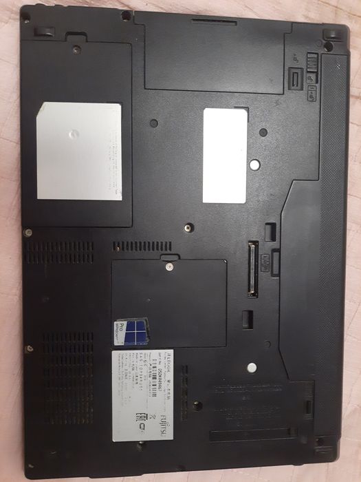 Ноутбук Fujitsu Lifebook E734