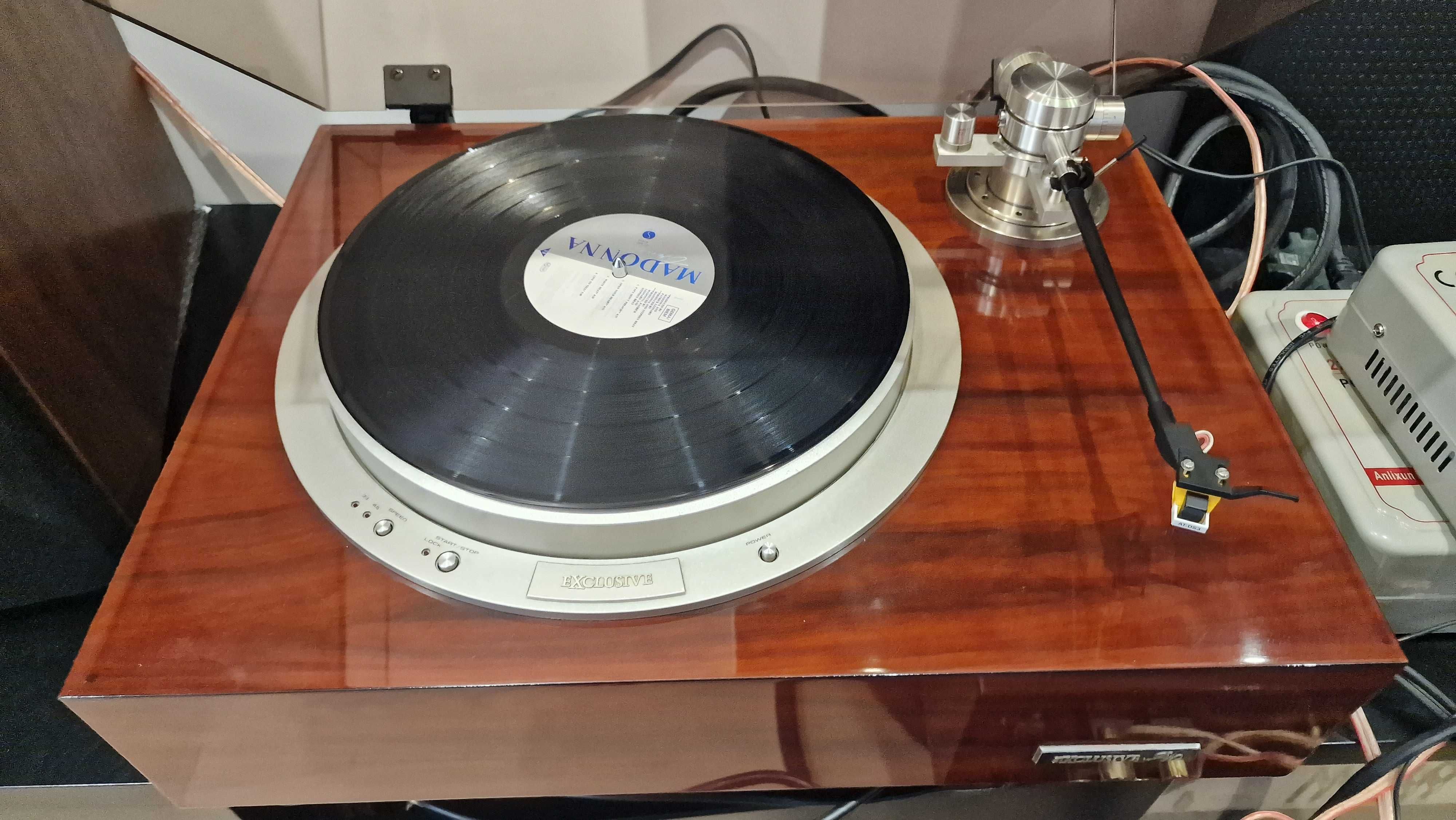 Gramofon Pioneer P10 Exclusive z prostym ramieniem