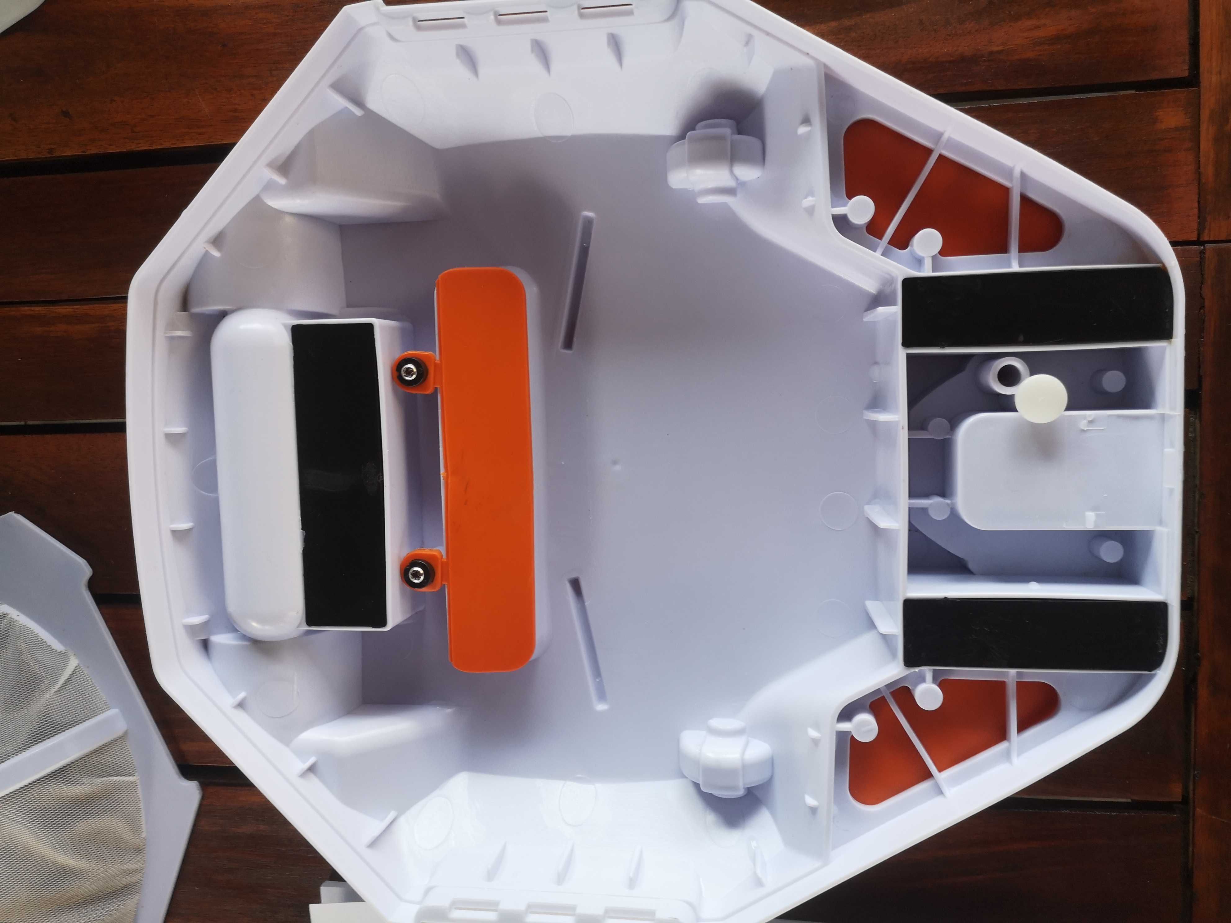 Robot Odkurzacz basenowy SAMOJEZDNY Bestway 58620