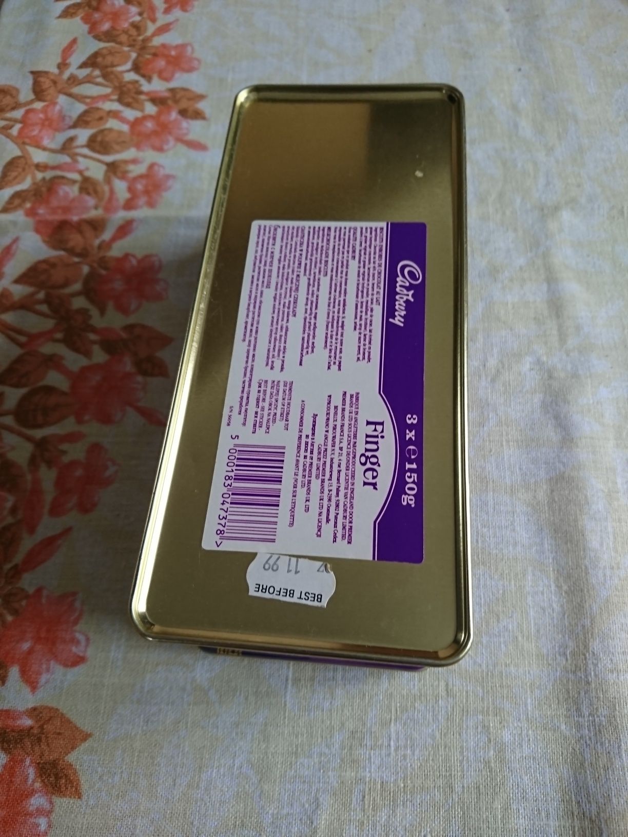 Puszka metalowa Cadbury 1999 fioletowa vintage do kolekcji