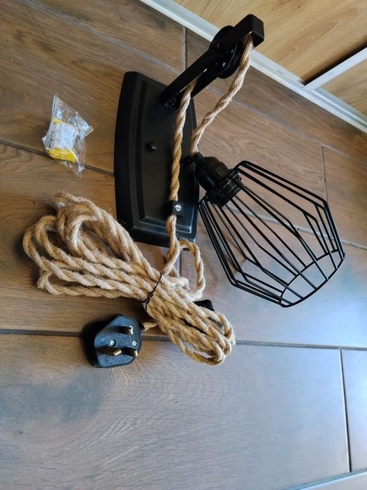 Kinkiet lampa wisząca