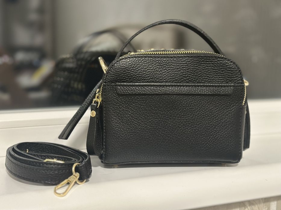 Продам нову жіночу сумку чорного кольору