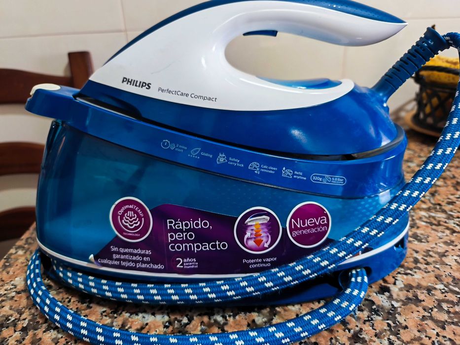 Ferro de engomar com caldeira Philips