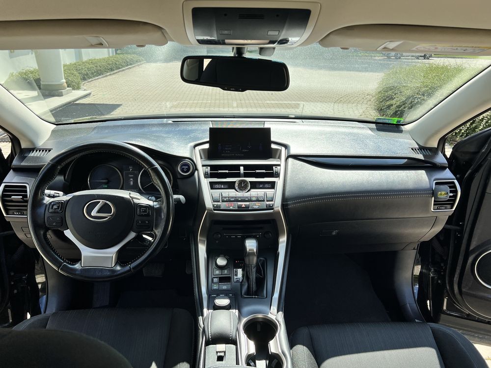 Lexus NX 300h Elite AWD KOM 5dr Rok 2017