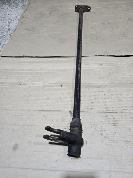 Торсіон лівий Nissan Navara 2.5 td D22 1997-2004 навара д22 торсион