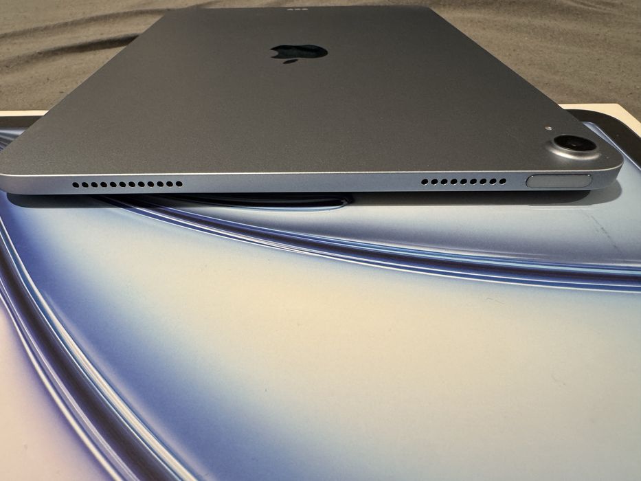 iPad Air M2 Bateria 100% - 13 cykli gwarancja 12/25 Stan Bardzo Dobry