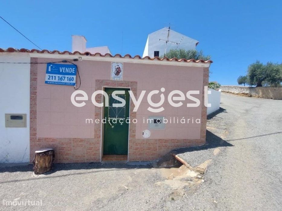 Moradia com Logradouro localizada em Santa Cruz (Almodôvar)