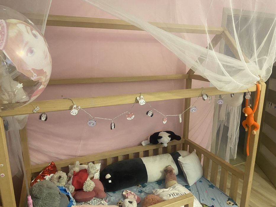 Łóżko domek wraz z materacem