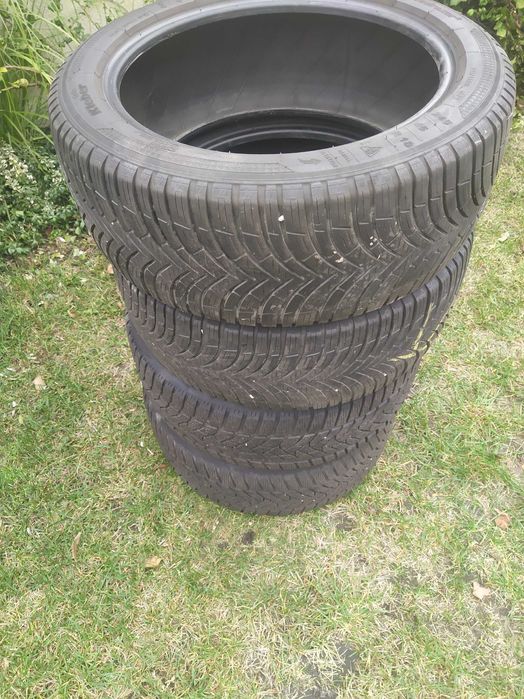 Sprzedam 4 opony  używane 245/45/18
