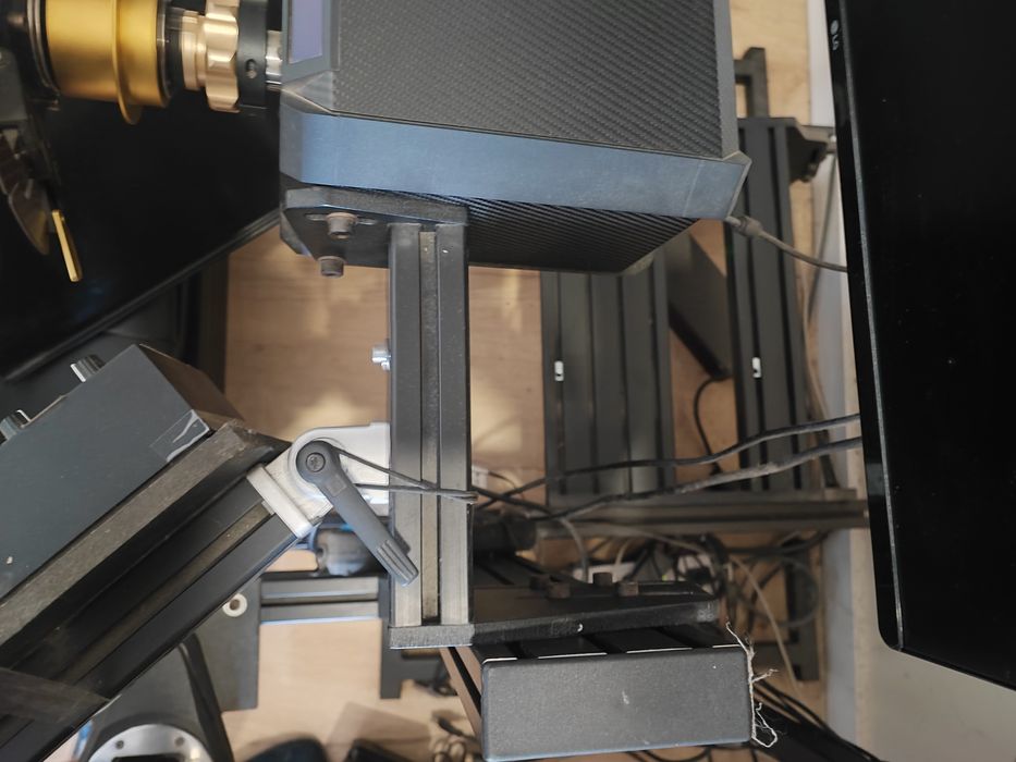 Vendo material de sim racing

Vendo o seguinte material sim ra