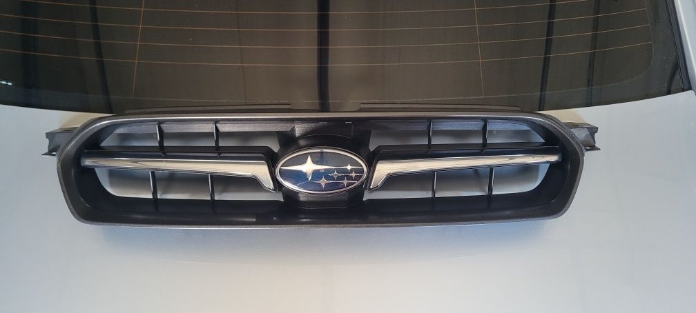 Grill atrapa chłodnicy Subaru Legacy IV