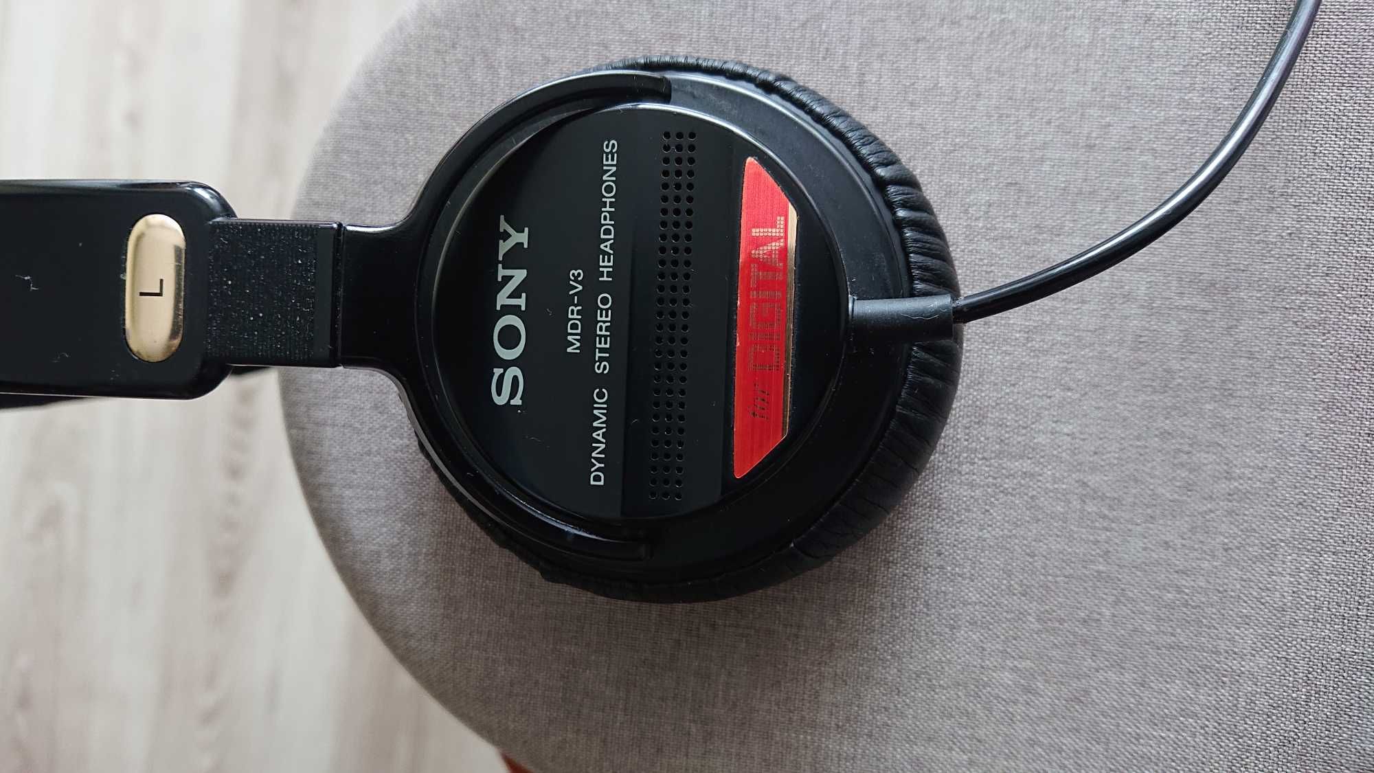 Legendarne słuchawki Sony MDR V3 + stojak na słuchawki