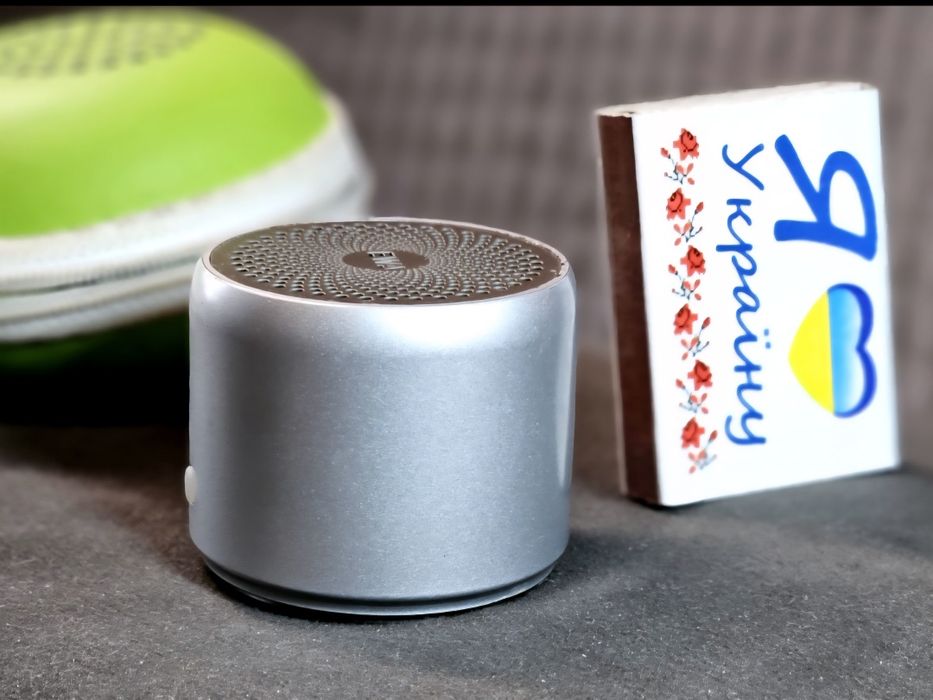 Продам беспроводную мини bluetooth колонку EWA очень компактного разме