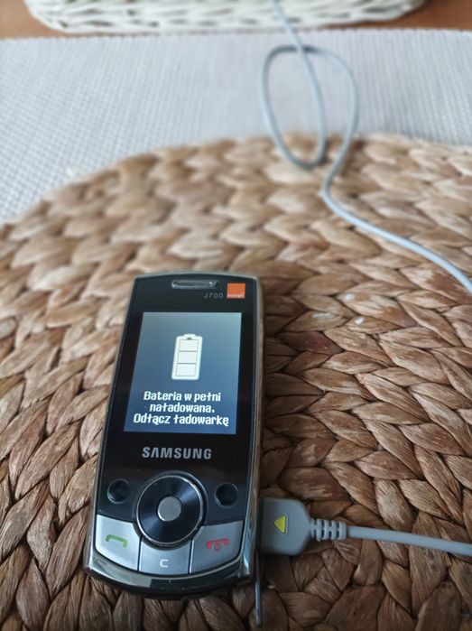 Samsung J 700 stary telefon