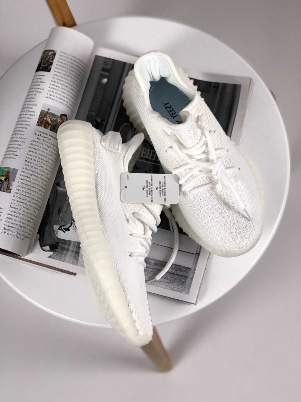 Дитячі кросівки Yeezy Boost 350 V2 White білі ізіки, р. 31-35