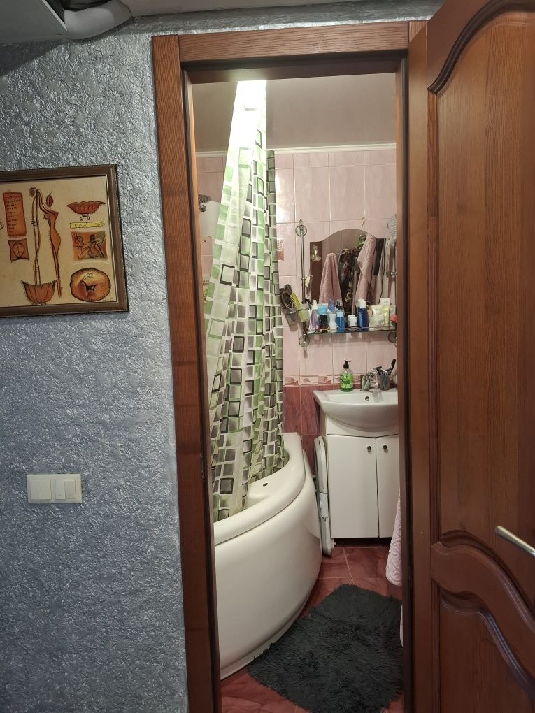 Продам 2х кім по вул.Хортицьке шосе.  15мкрн