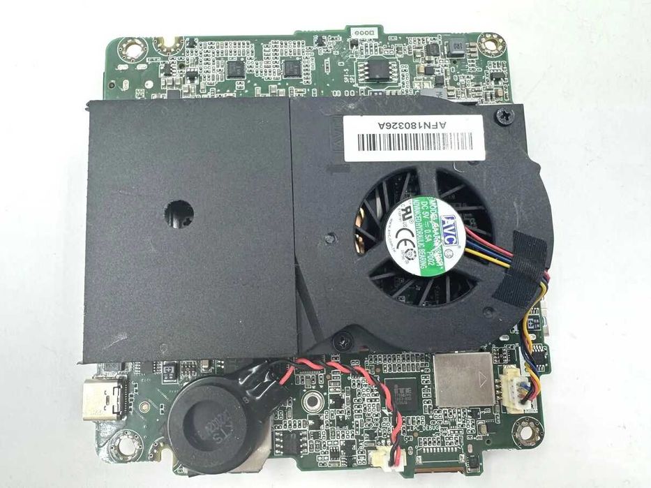 Материнка від Intel nuc7i7bnb, Intel Core i7-7567u