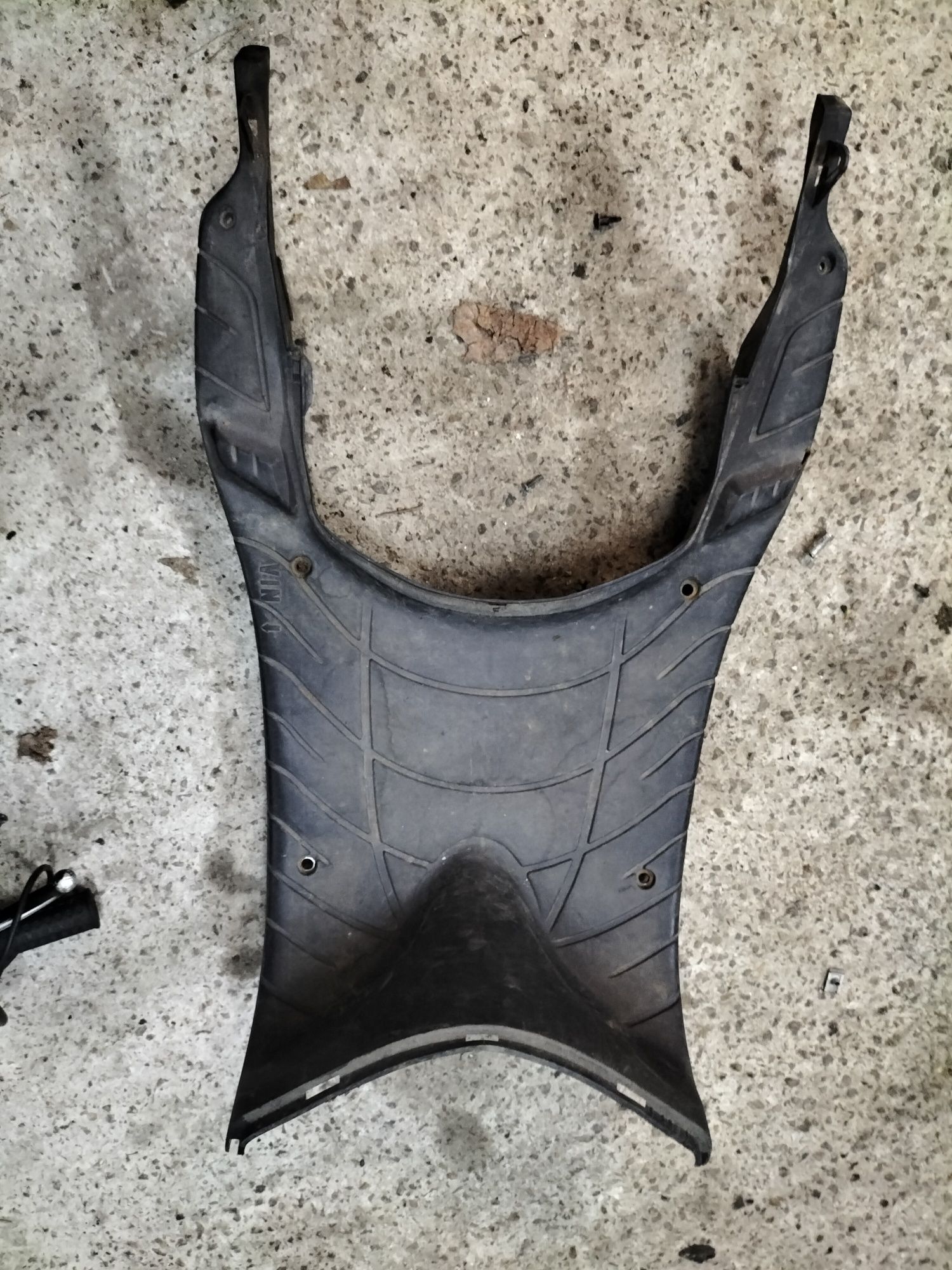 Podłoga Piaggio zip 2