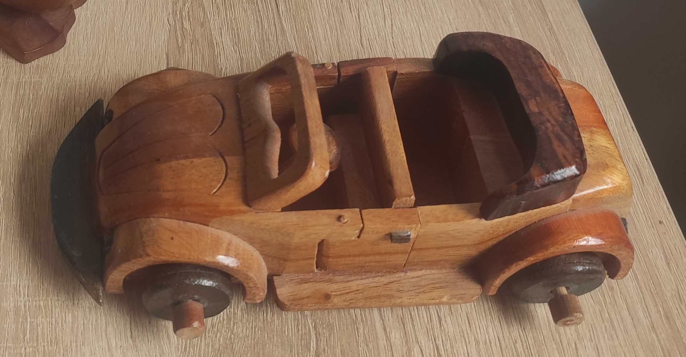model drewniany samochód