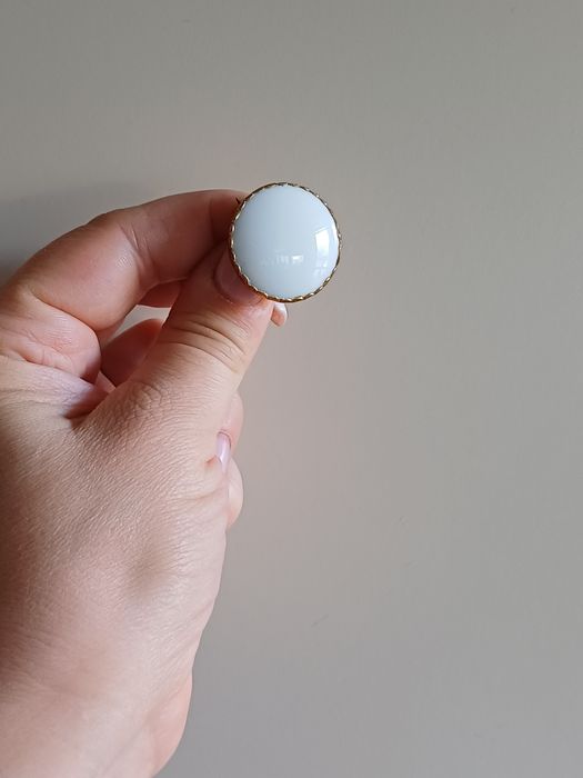 Okrągła brosza broszka vintage retro stara przypinka pod kołnierzyk