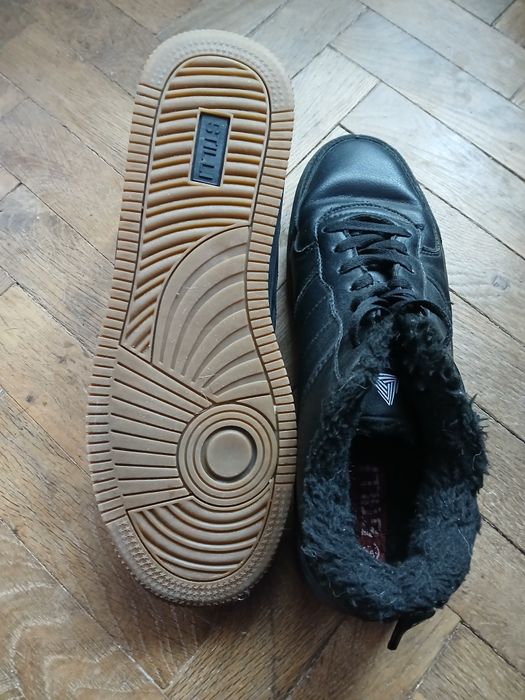 Чоловічі ботинки.