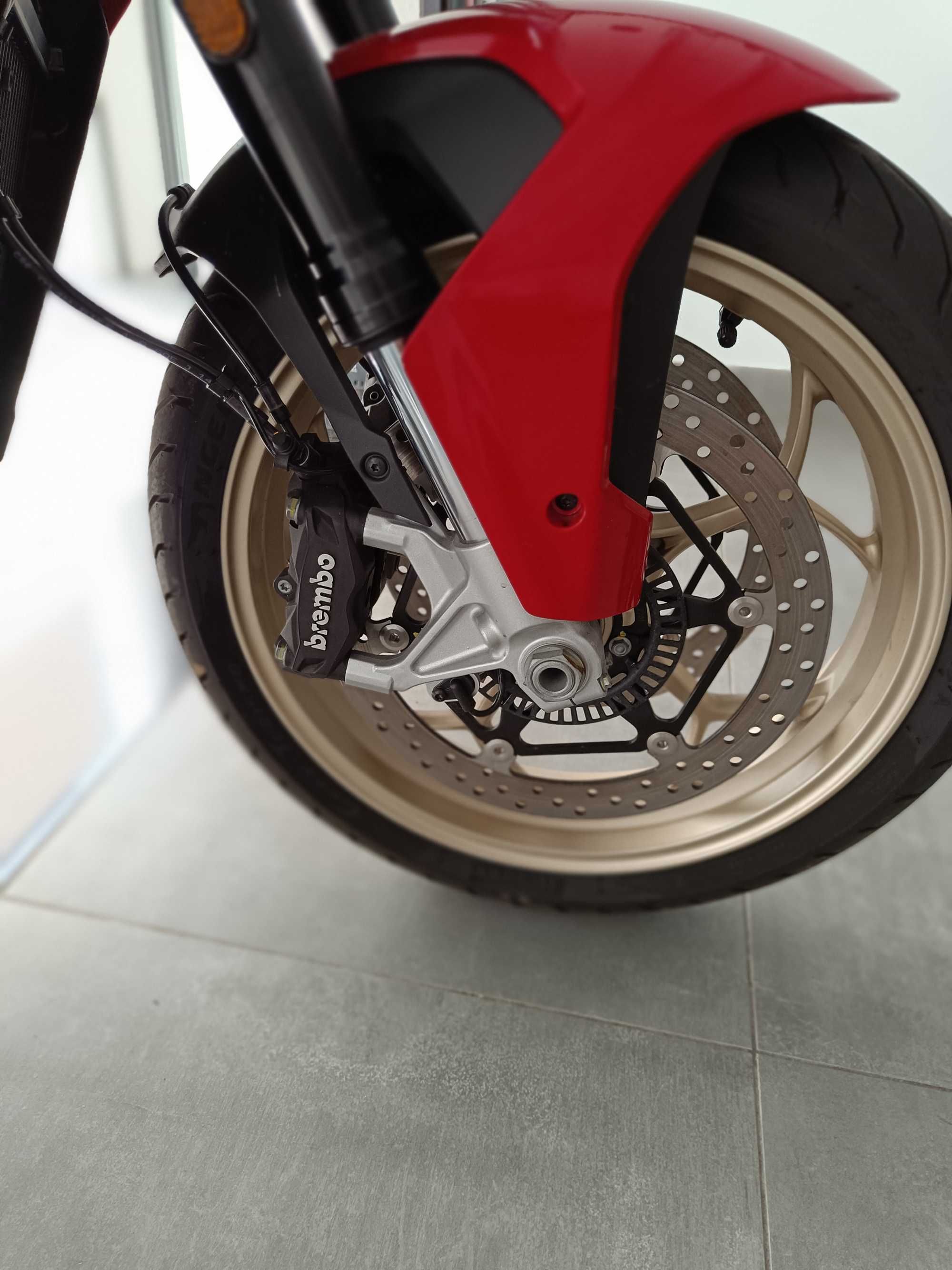 Moto Guzzi V100 Mandello